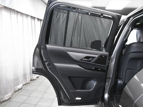 Used 2025 Lexus LX 700h F Sport AWD/4WD image 13