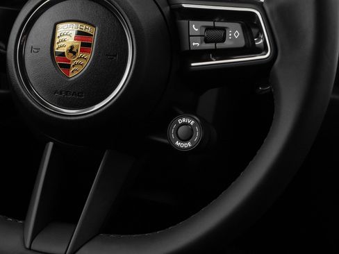 Certified 2025 Porsche Macan image 27