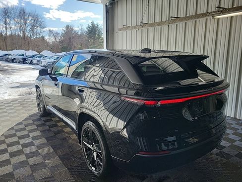 Used 2024 Jeep Wagoneer Launch Edition image 4