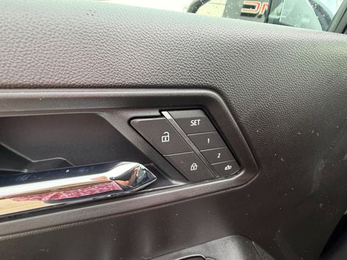 New 2026 GMC Canyon Denali w/ LPO, Denali Black Edition AWD/4WD image 9