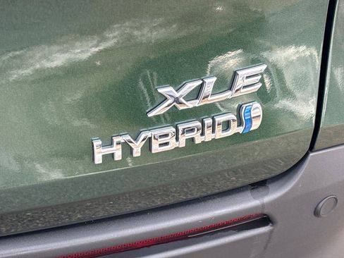 Used 2021 Toyota Sienna XLE image 8