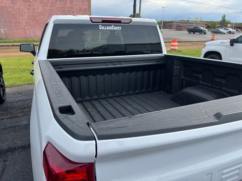 New 2026 Chevrolet Silverado 1500 W/T w/ WT Value Package AWD/4WD image 8