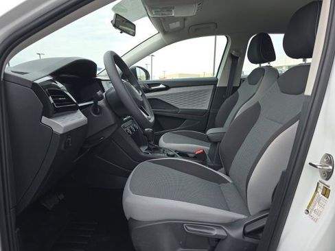 Used 2022 Volkswagen Taos S image 11