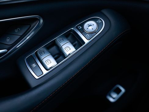 Used 2019 Mercedes-Benz S 560 Sedan image 54