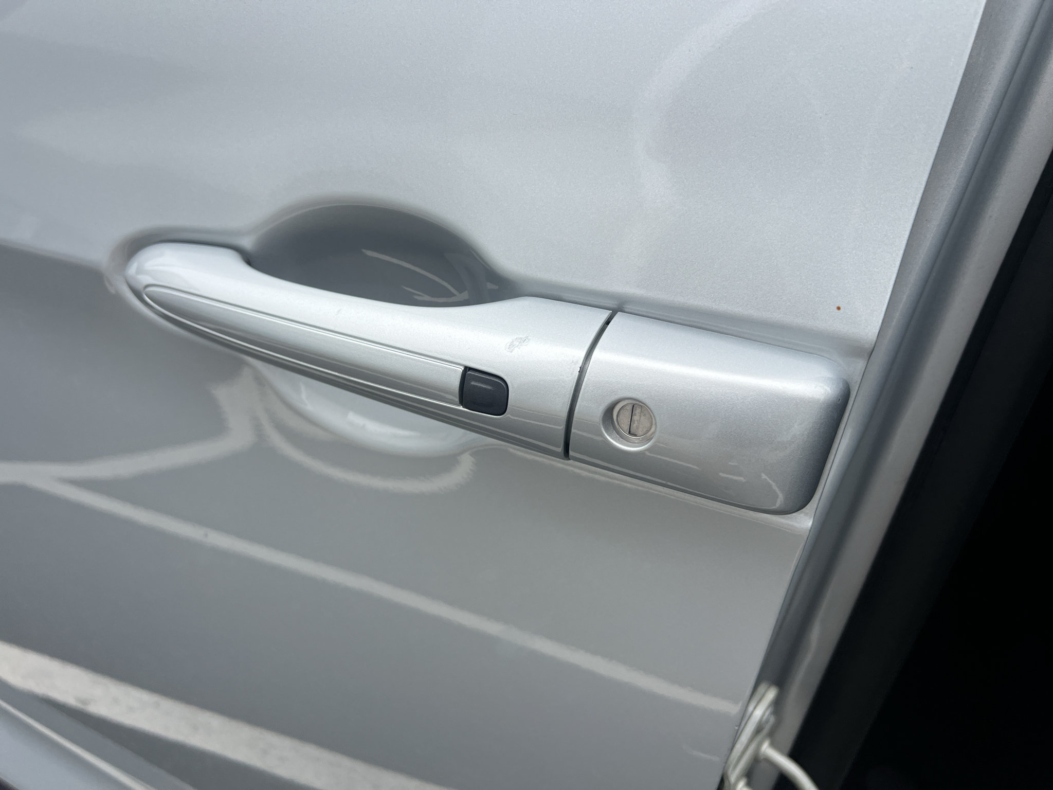 Used 2024 Chrysler Pacifica Touring-L FWD image 19