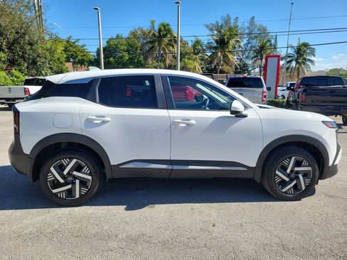 Certified 2025 Nissan Kicks SV image 10