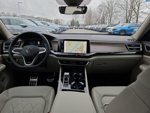 New 2025 Volkswagen Atlas SEL Premium R-Line image 4