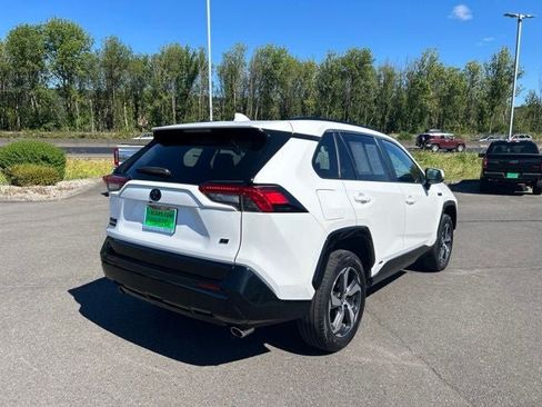 Used 2021 Toyota RAV4 SE w/ Weather & Moonroof Package AWD/4WD image 10