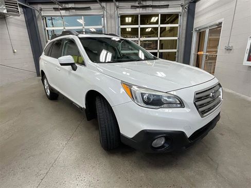 Used 2015 Subaru Outback 2.5i Premium image 7