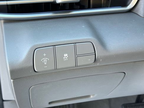 Certified 2025 Hyundai Elantra SEL image 27