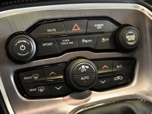 Used 2018 Dodge Challenger R/T Scat Pack RWD image 16