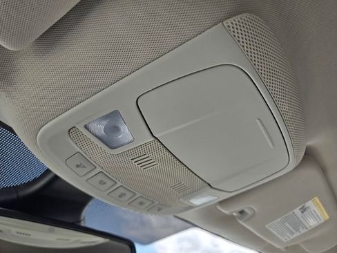Used 2023 Ford Edge Titanium AWD/4WD image 17