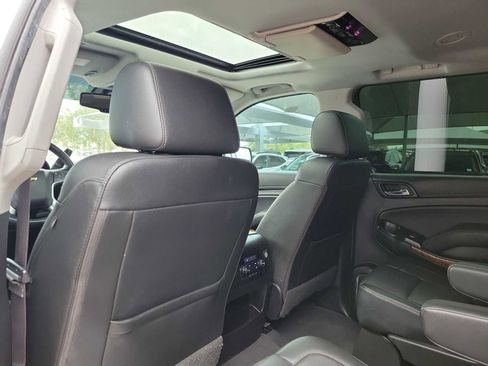 Used 2019 Chevrolet Suburban Premier AWD/4WD image 16