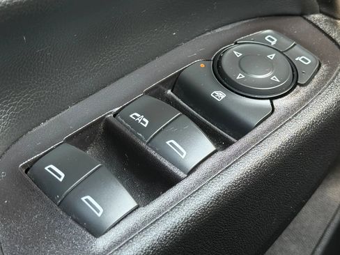 Used 2021 Chevrolet Equinox LT FWD image 23