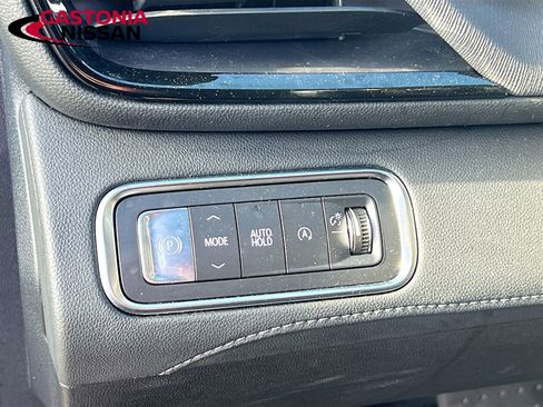 Used 2025 Buick Enclave Preferred image 13