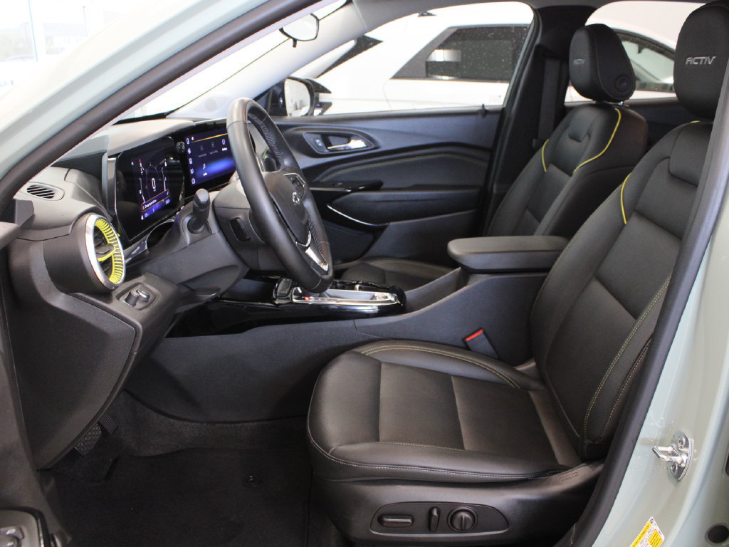 Used 2025 Chevrolet Trax ACTIV w/ Driver Confidence Package FWD image 13