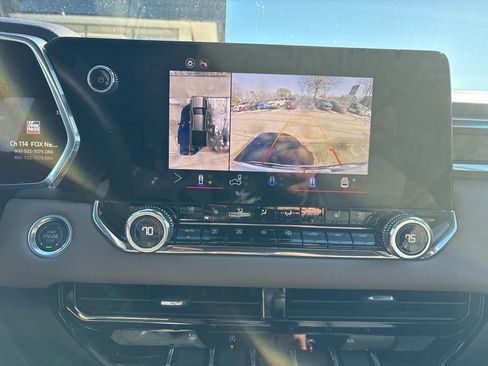 Certified 2025 GMC Canyon Denali image 18