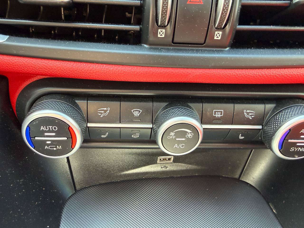 Used 2019 Alfa Romeo Giulia Ti Sport w/ Quick Order Package 22U Sport RWD image 65