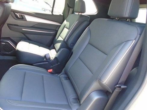 Certified 2025 Buick Enclave Preferred AWD/4WD image 22