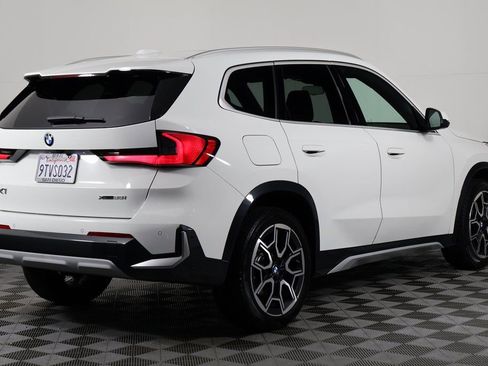 Used 2025 BMW X1 xDrive28i w/ Technology Package image 4