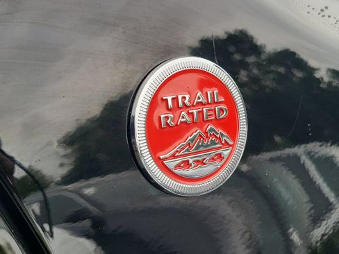 Certified 2023 Jeep Renegade Trailhawk AWD/4WD image 6
