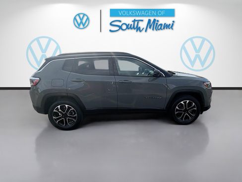 Used 2024 Jeep Compass Limited image 8