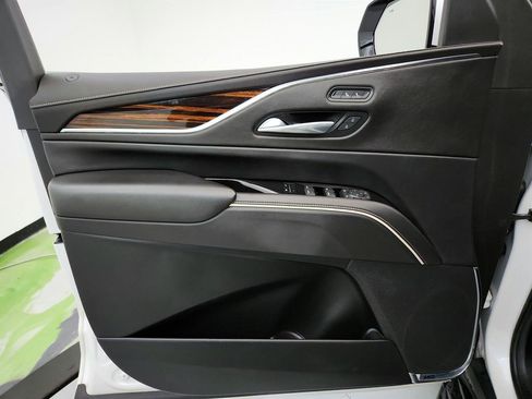 Used 2022 Cadillac Escalade ESV Luxury image 22