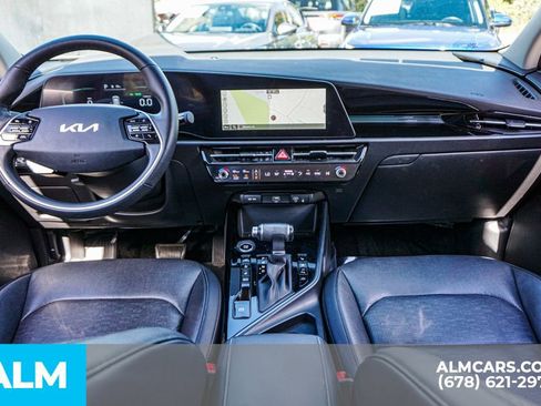 Used 2023 Kia Niro SX image 27