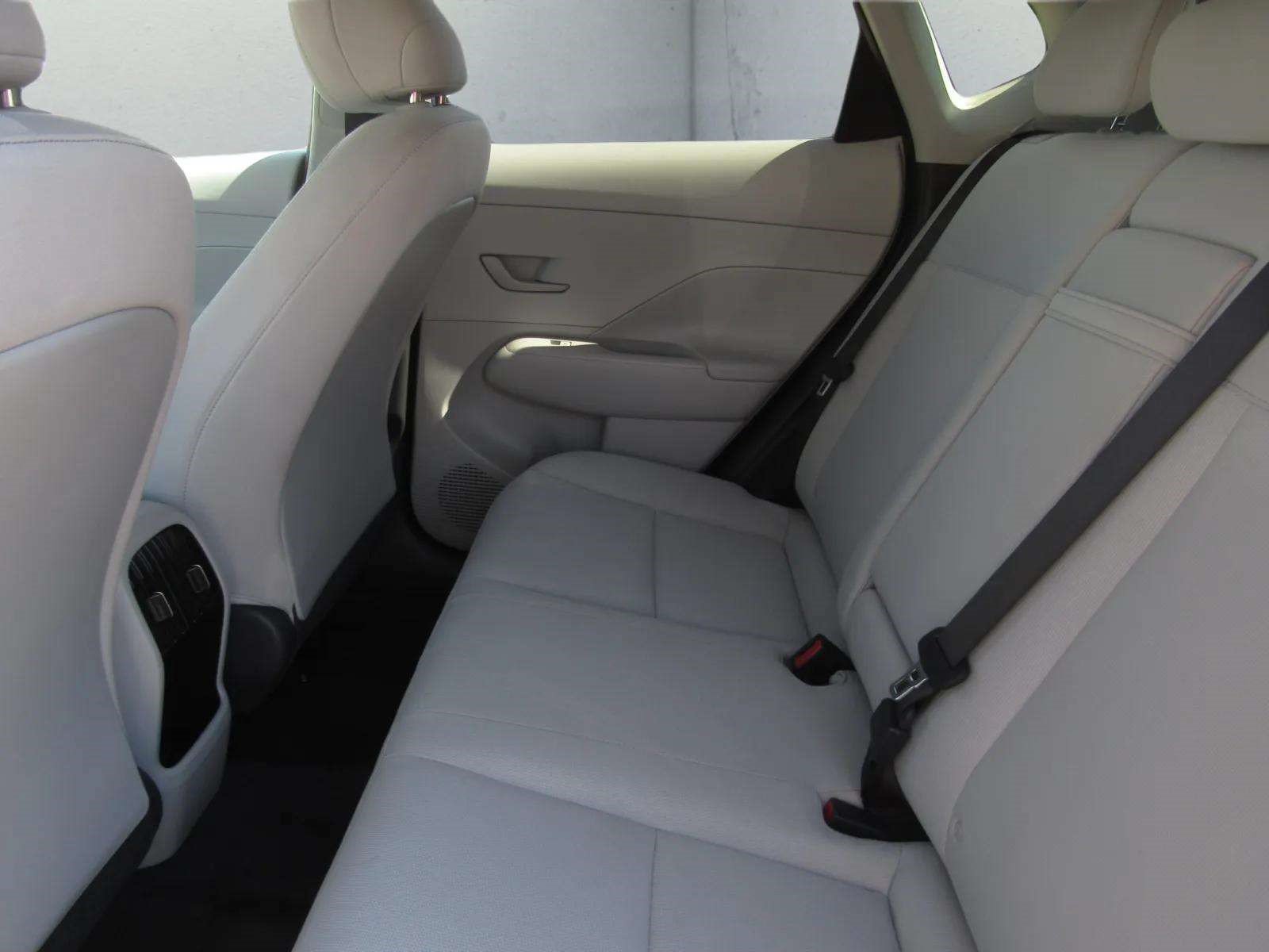 Used 2025 Hyundai Kona SEL AWD/4WD image 13