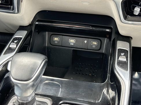 Used 2022 Kia Sorento SX AWD/4WD image 13