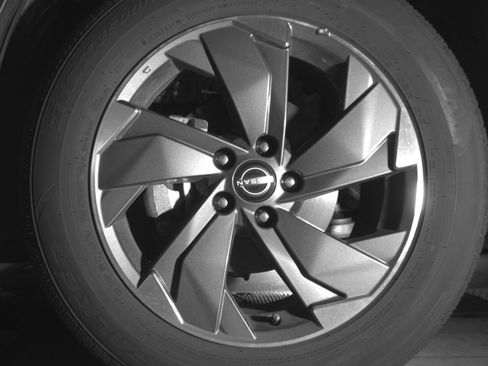 Used 2025 Nissan Rogue SV FWD image 12
