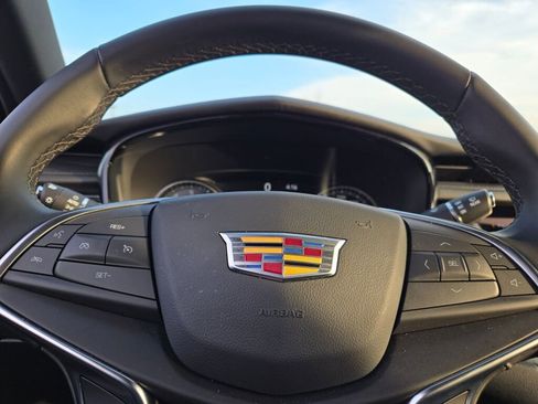 New 2025 Cadillac XT5 Luxury image 33
