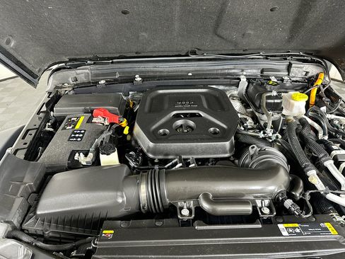 Used 2024 Jeep Wrangler Unlimited AWD/4WD image 30