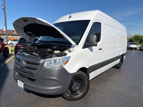 Used 2024 Mercedes-Benz Sprinter 2500 image 31