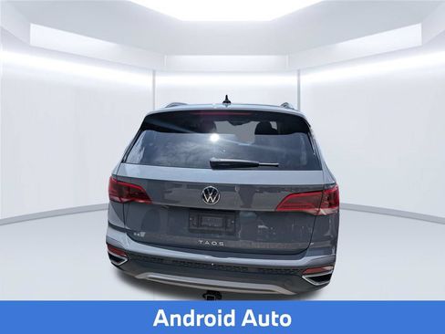 Used 2024 Volkswagen Taos SE FWD image 3