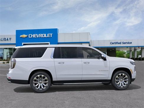 New 2026 Chevrolet Suburban Premier image 5
