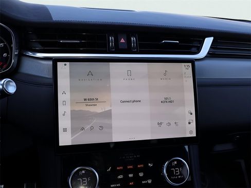 Used 2022 Jaguar F-PACE SVR image 24