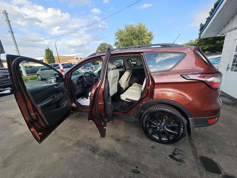Used 2018 Ford Escape SEL w/ SEL Sport Appearance Package FWD image 22