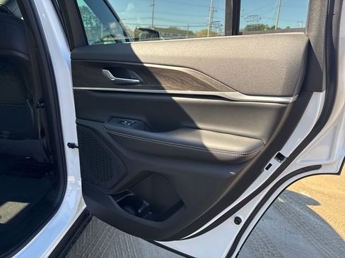New 2026 Jeep Grand Cherokee Altitude AWD/4WD image 28