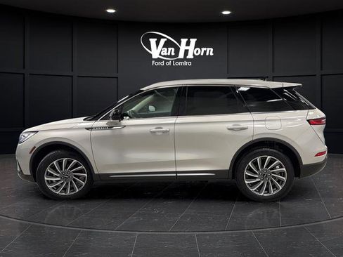 Used 2024 Lincoln Corsair Reserve image 6