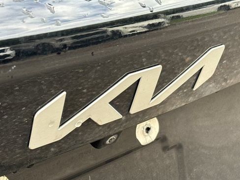 Used 2024 Kia Sorento S AWD/4WD image 9
