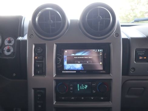 Used 2003 HUMMER H2 w/ Preferred Equipment Group AWD/4WD image 35