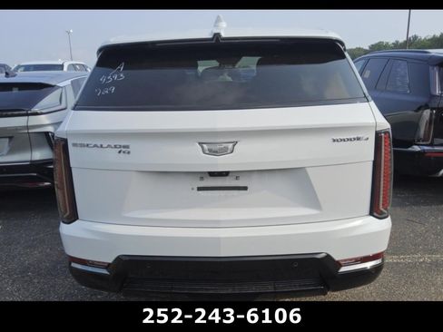 Used 2026 Cadillac Escalade IQ Sport 2 AWD/4WD image 3