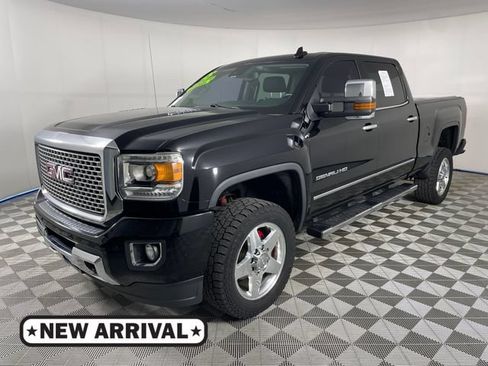 Used 2015 GMC Sierra 2500 Denali w/ Duramax Plus Package AWD/4WD image 1