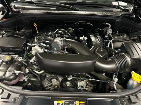 Used 2025 Dodge Durango GT AWD/4WD image 28