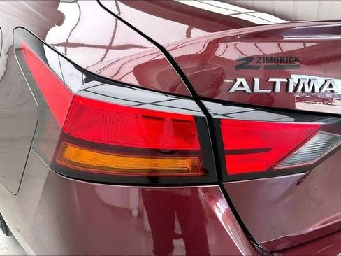 Used 2025 Nissan Altima 2.5 SV FWD image 26