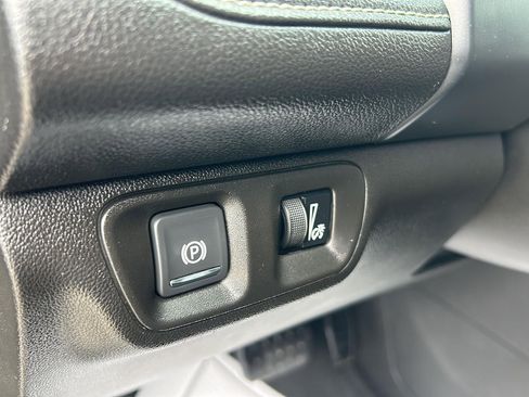 Used 2020 GMC Acadia SLT image 23