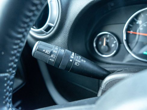 Used 2015 Jeep Wrangler Sahara image 21