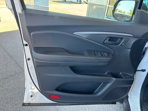 Used 2023 Honda Passport TrailSport image 27
