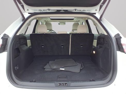 Used 2024 Ford Edge Titanium image 9